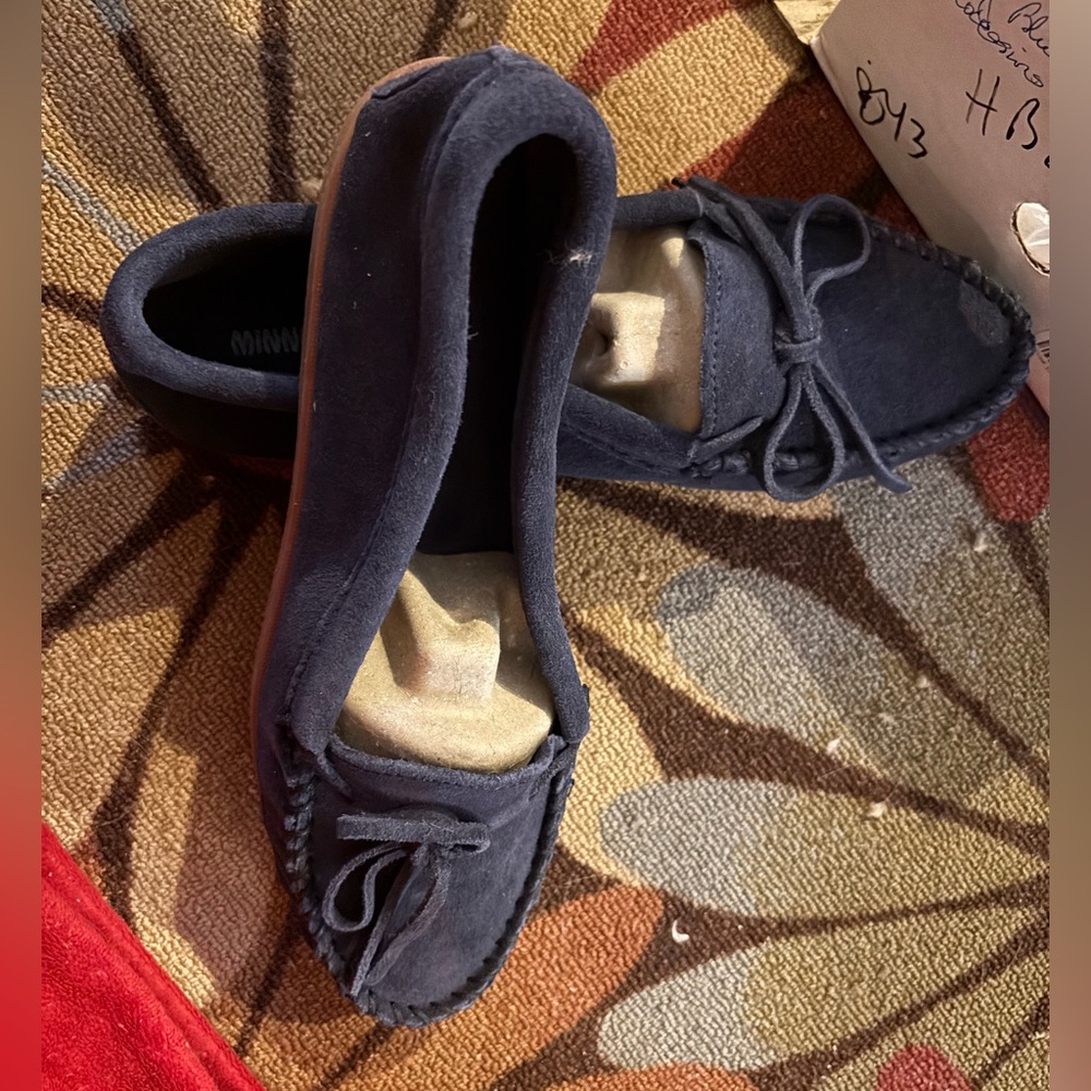 Minnetonka Navy Blue Moccasins NIB size 10 medium.